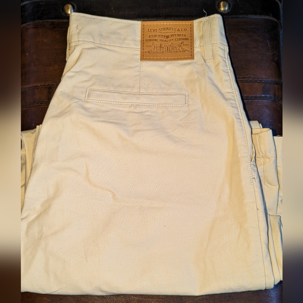 BNWT Levi's Cotton Pants